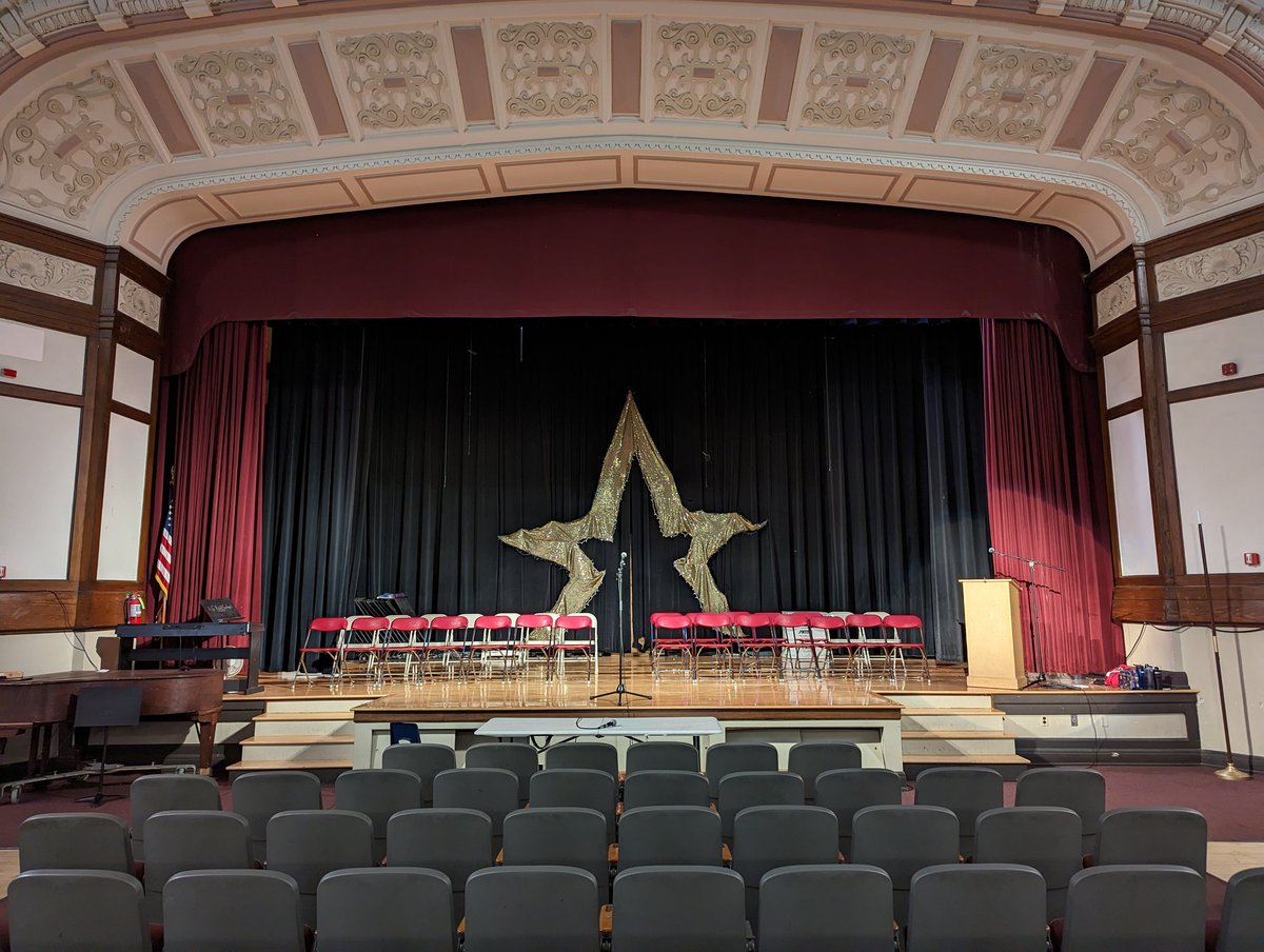 Bring on the <a href="/AGBellSchool/">A.G.Bell School</a> Spelling Bee, <a href="/eileen_aldrin/">Eileen Aldrin</a>! <a href="/ChiPubSchools/">CPS - Chicago Public Schools</a> <a href="/ScrippsBee/">Scripps National Spelling Bee</a> #BelieveinBell