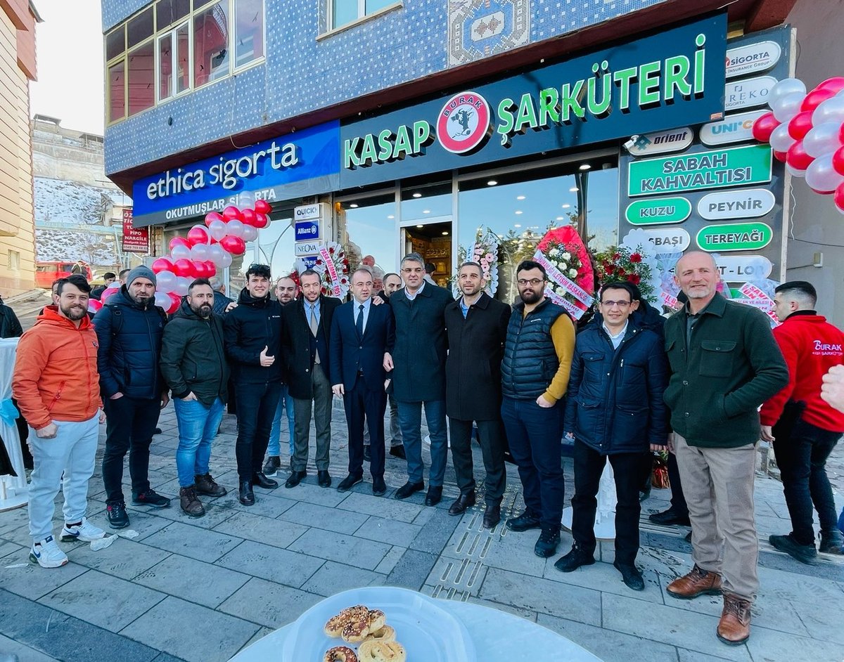 ariferkul's tweet photo. Cenab-ı Allah helalinden bereketli kazançlar  nasip eylesin...🙏🙏🙏 https://t.co/b92ygpP9T7