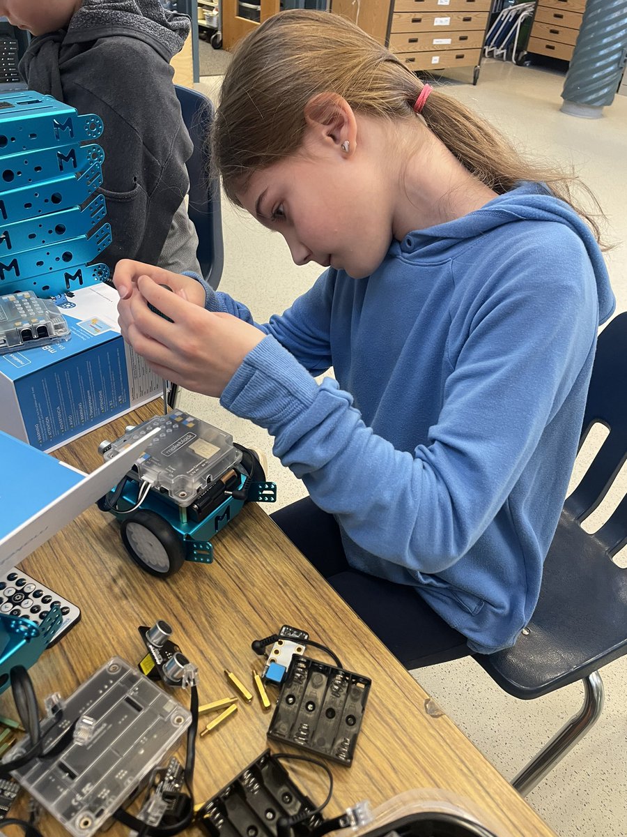techieterrific's tweet photo. “think of robots as things that make us better at tackling problems”#APSzTaylor https://t.co/we1SkfLBmh
