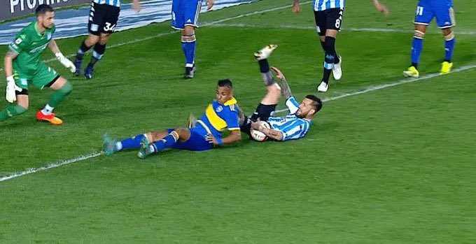 PlanetaBoca's tweet photo. Adivinen cuál fue penal 🤡 https://t.co/ztNWYInlNB