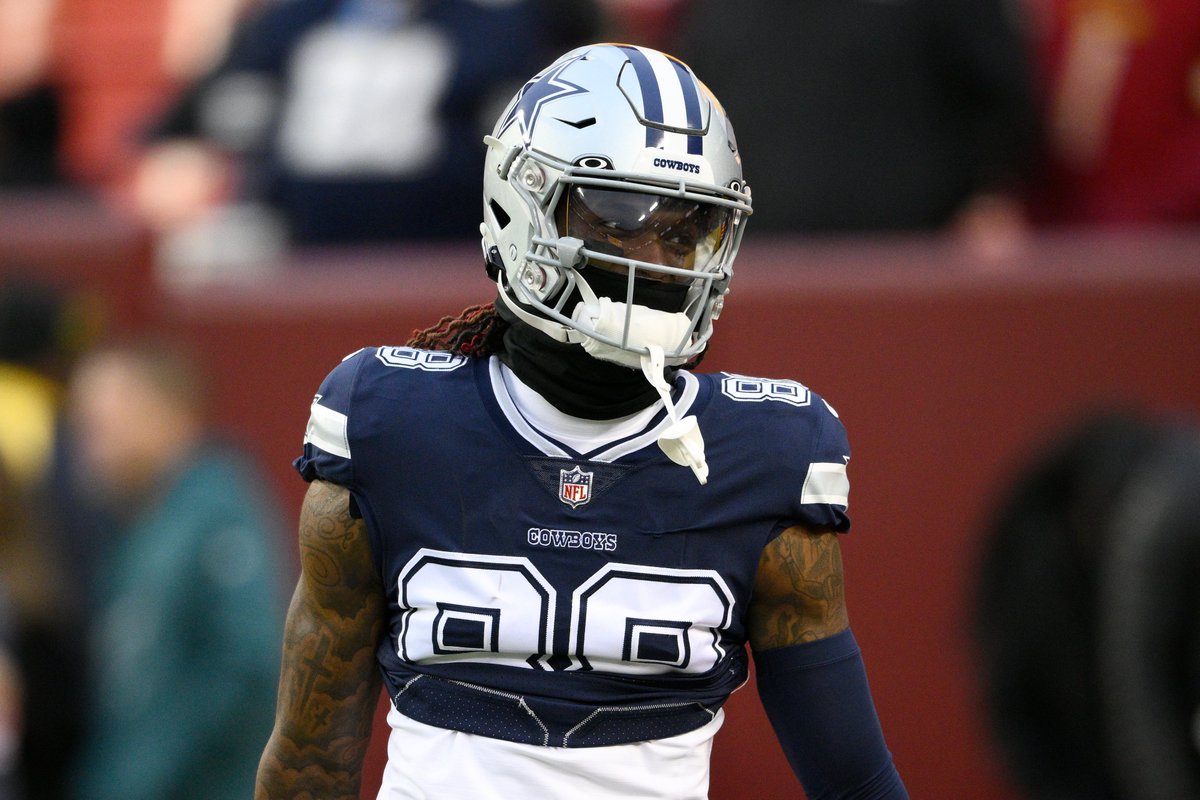 Who would you rather have as your WR1 for the next 5 years? ✍️

❤️ for A.J. Brown
🔁 for CeeDee Lamb