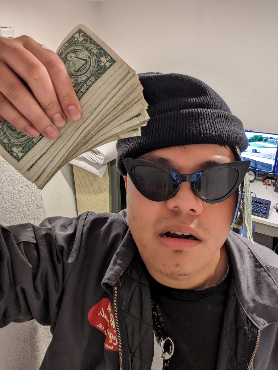 phokmiuppham's tweet photo. Imma say it one more time: Gods don't talk to peons. Have a good Friday fellas https://t.co/kTYUKQFwkZ