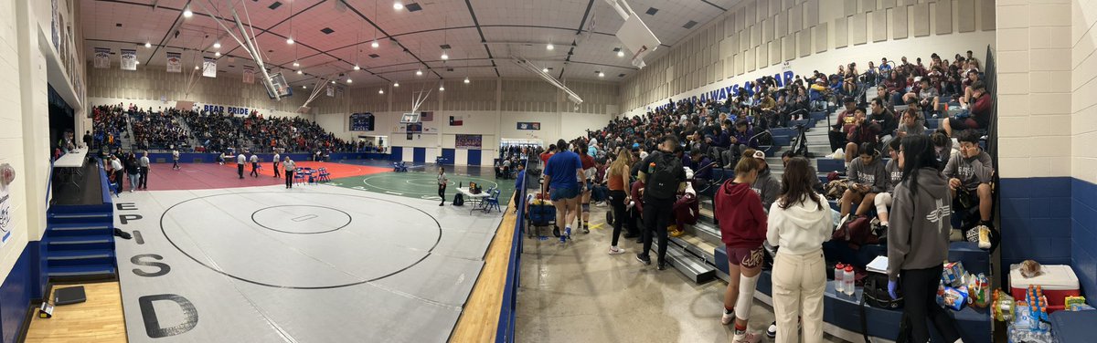 CoachMarquez5's tweet photo. Ready for the 44th annual Bowie Wrestling tournament. https://t.co/sLUXKMm2kF