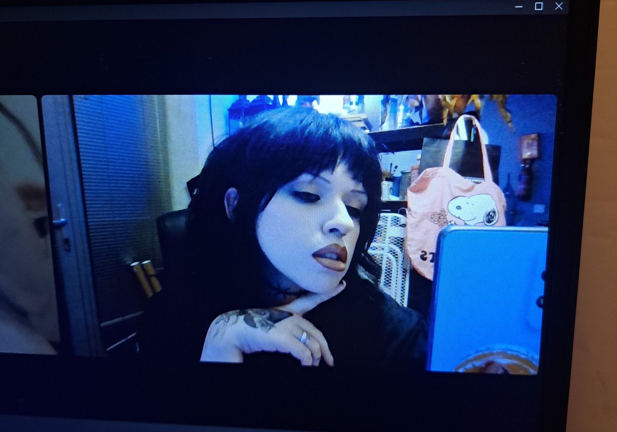 Pepper 🎀 world's 1 goth pawg on Twitter "c4mwh0r3 // cvms1vt"