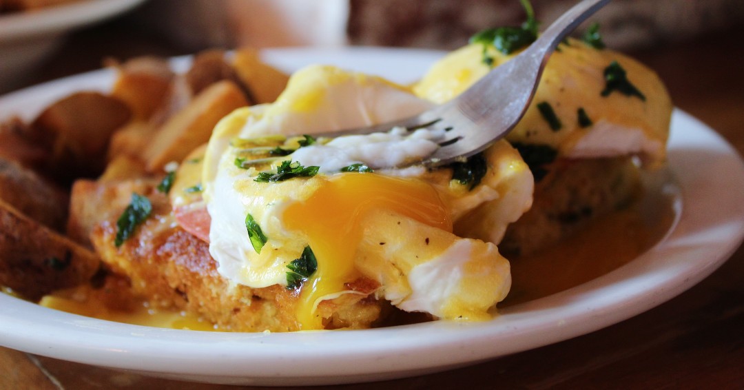 Work hard, brunch harder 🥂 We can't wait to see y'all for this weekends fabulous festivities! 🎉 #LorettasLastCall 

💄Saturday 1.21 Biscuit &amp; Belles drag brunch 
👑Sunday 1.22 Dolly Tribute Brunch