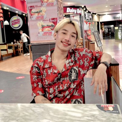 SeanYuthy's tweet photo. #NewProfilePic https://t.co/6UGg2qTpOf