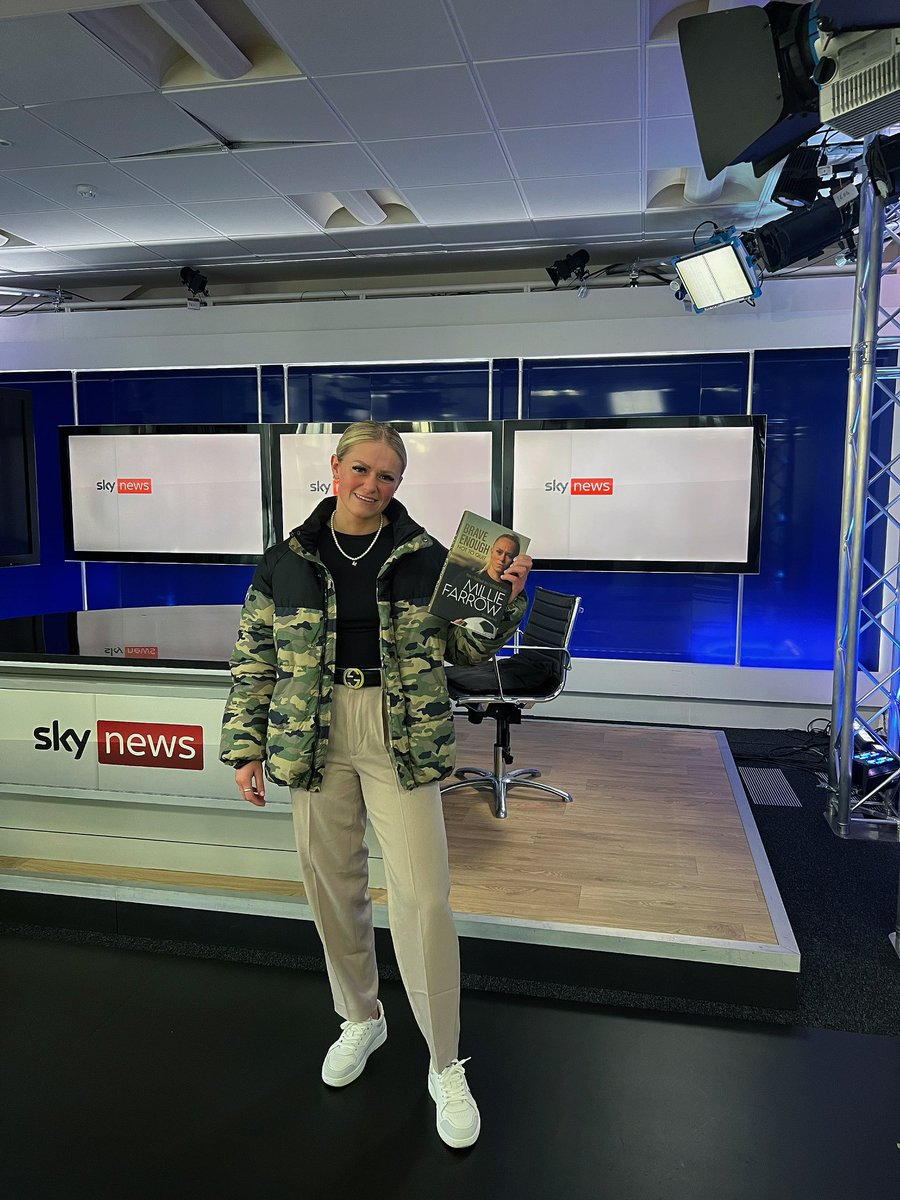 Feeling very grateful for being invited on <a href="/SkyNews/">Sky News</a> today to talk about you know what 👀📖