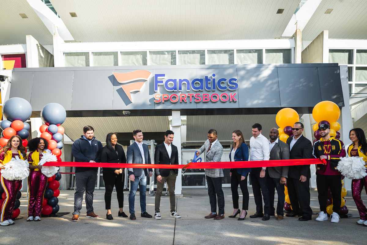 NWStadium's tweet photo. The first sportsbook inside an NFL stadium 👀

This morning, the @Fanatics Sportsbook at FedExField officially opened! https://t.co/Ymb86w0eze