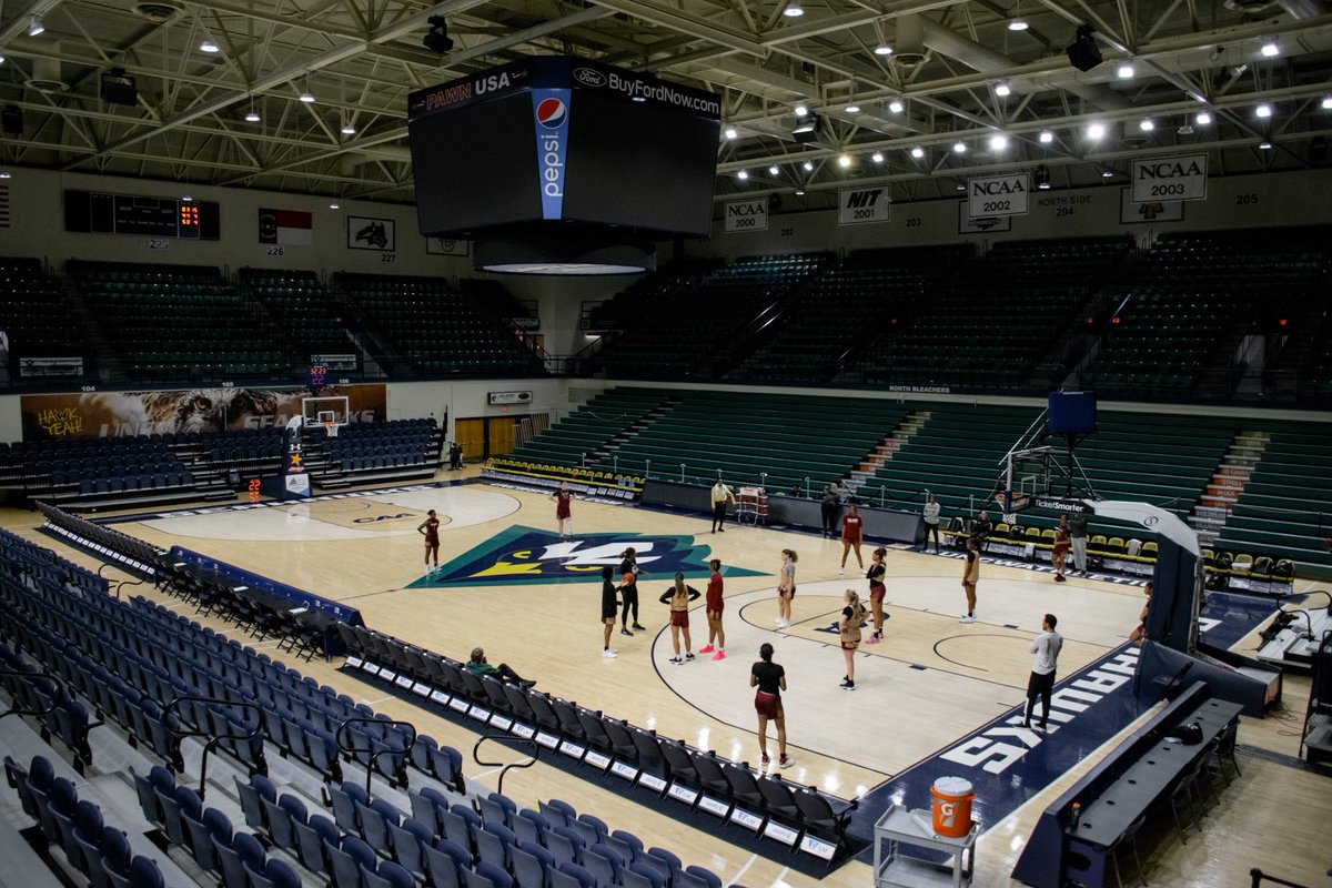 ElonWBasketball's tweet image. Surfside shootaround 🌊🏀

#PhoenixRising