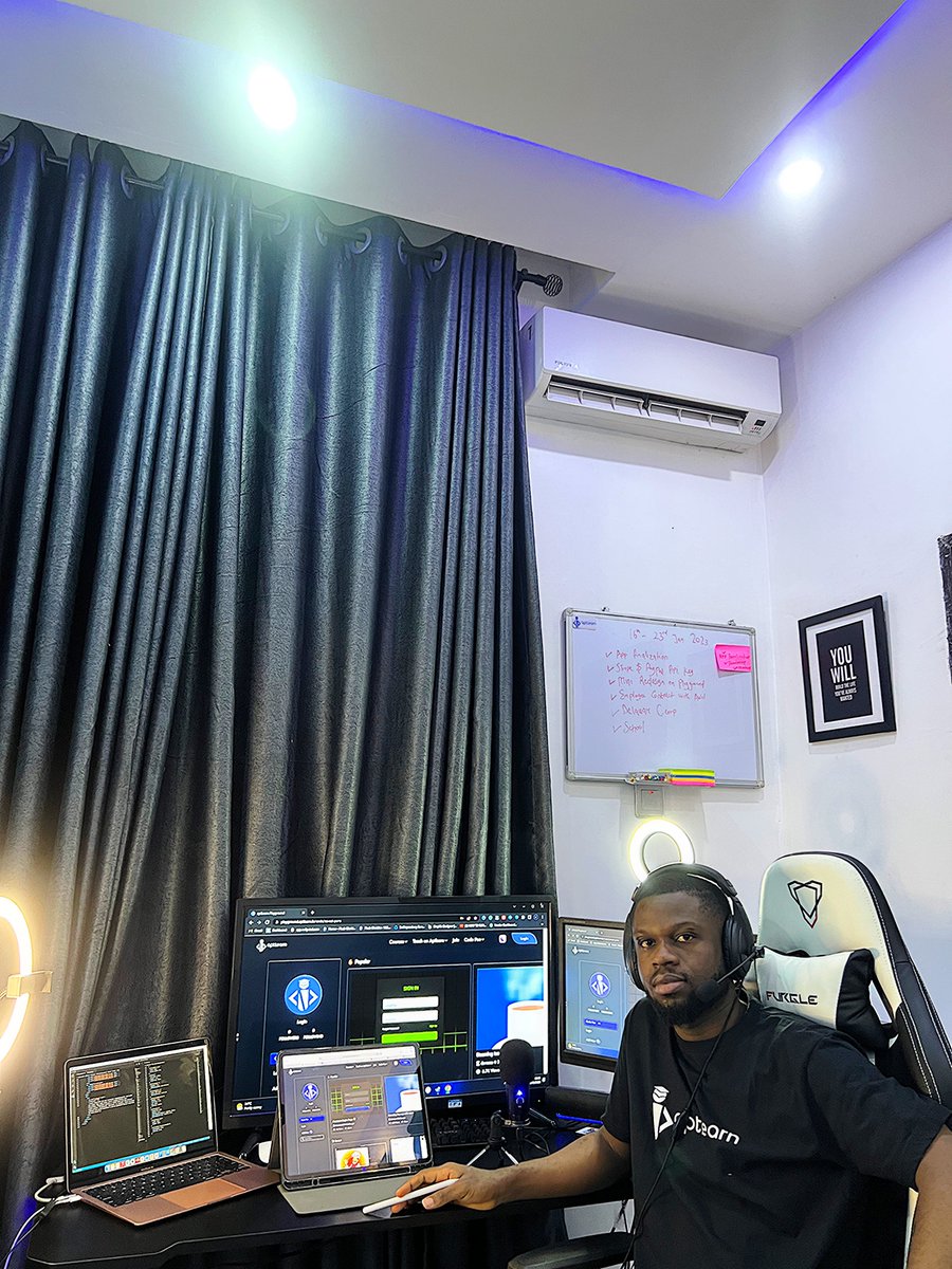 Kynsofficial's tweet image. Let’s do a thread of African Tech bro/sis, 

I’m Akin, Software Engineer from Nigeria building aptLearn

What about you? Retweet &amp;amp; comment or qoute with your picture. Don’t build in silence, put yourself out there.