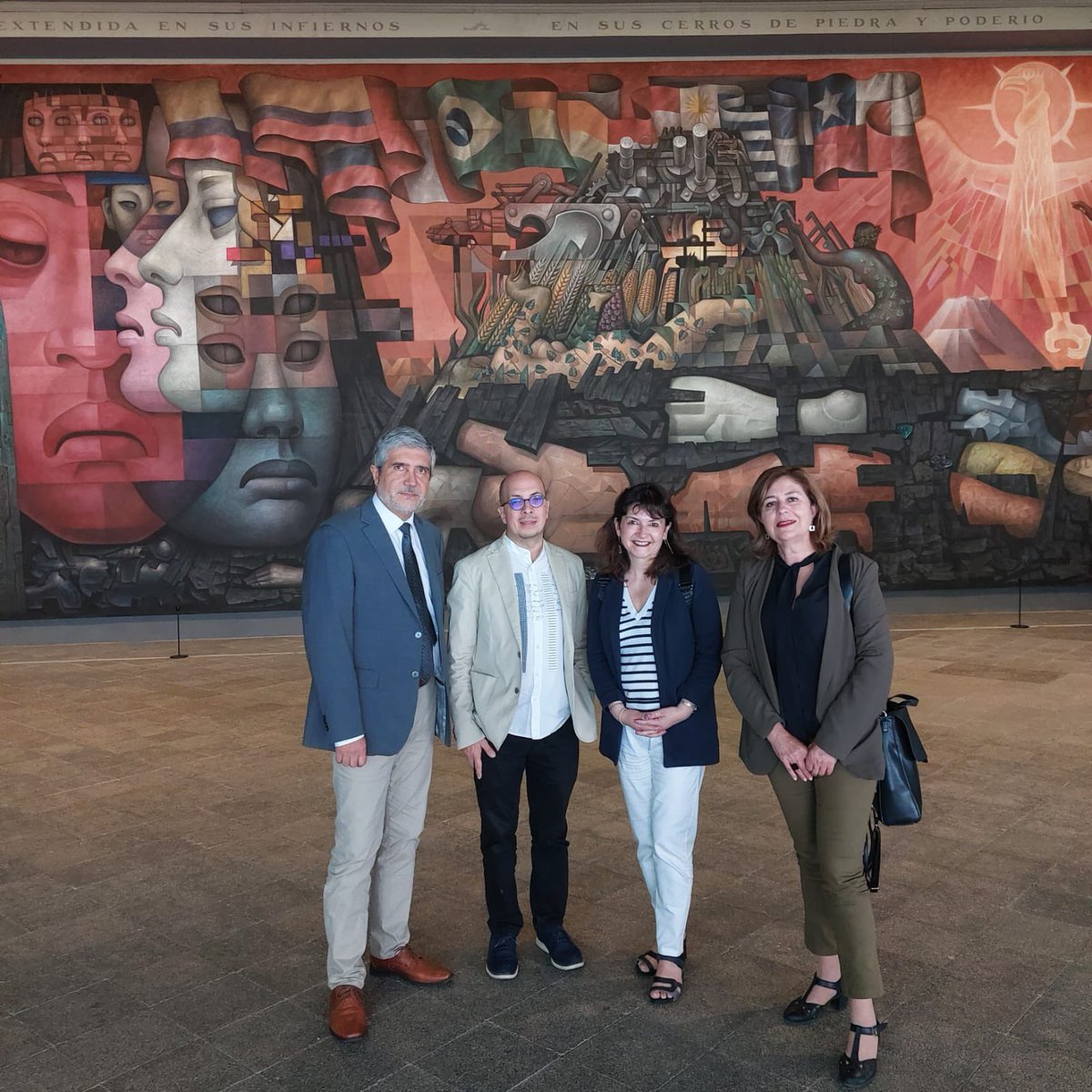 vrim_udec's tweet photo. Como parte de las actividades asociadas a su participación en @FilBiobio1, el escritor Jorge Volpi se reunió con el Rector Carlos Saavedra y, junto a la Vicerrectora #VRIM, Ximena Gauché, y la directora de Relaciones Institucionales y #FILB, Moira Délano, visitó la Casa del Arte. https://t.co/cQPUBjHTsF