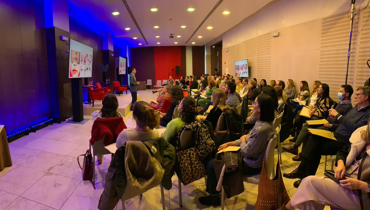 drdominguezcruz's tweet photo. Ayer fue un día maravilloso en el que tuve la suerte de compartir con @DrJJPereyra @JcArmarioHita @TeresaOjedaVila @ismenios  @CoronelPMaria nuestro 1er #ApDerm formacion en Dermatologia para Atención Primaria

Muchísimas gracias a todos porque fue increíble

Os esperamos en 2024 https://t.co/xvU8jSeyqK