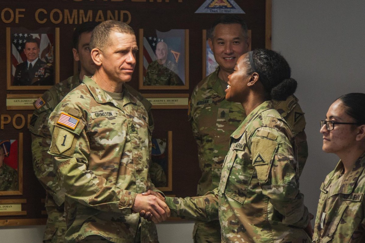 7thATC's tweet photo. .@USArmySMA visited #7ATC’s Noncommissioned Officer Academy and @USArmy #Soldiers stationed in #Grafenwoehr #Ansbach &amp; #Hohenfels #Germany who were able to ask the #SMA questions during a town hall. (📸 by Spc. Christian Carrillo)
#StrongerTogether #TrainToWin 
#USinBavaria https://t.co/nRCGAed7Nd