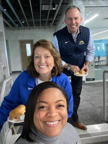 JCFISD's tweet photo. Started out the morning w/breakfast 🥯 and a back-and-forth Q&amp;A with this year’s #FISDinsight class @friscoisd’s @MinettElem. Thanks to these community members for volunteering to participate in this behind-the-scenes learning experience. Interested? ➡️ https://t.co/5vav7vuC6M 👀 https://t.co/tBBFE7BaxO