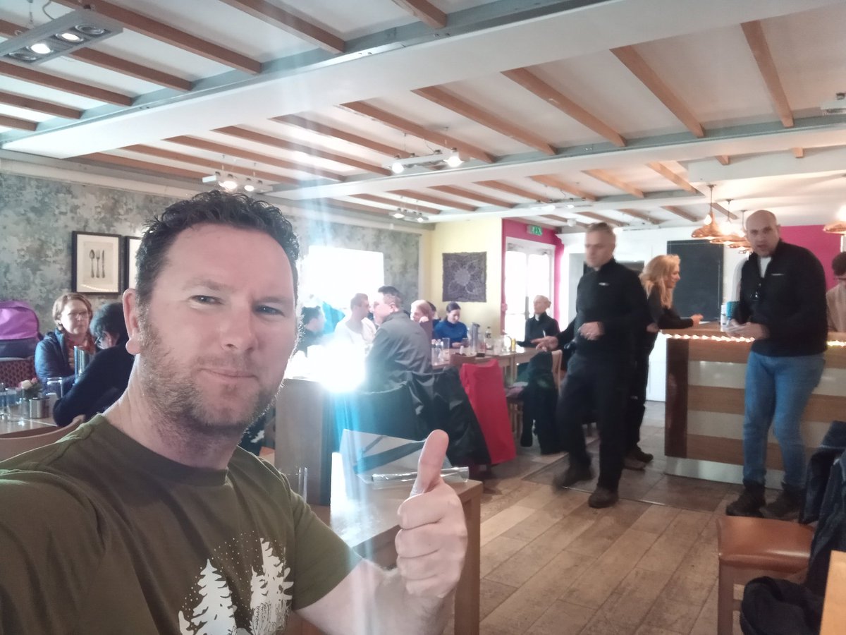 michaelvjjones's tweet photo. BOSS Lunchtime ViiiiiiiiiiBeS @leasowe_castle 👣🌊🇬🇧 @freshwalks 👣💚 #Freshwalks 👣🌊 https://t.co/lcTcne3qTH