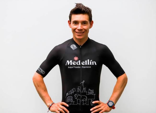 Cyclingworldar's tweet photo. أعتقد والله أعلم انه سيجمتع مع المنبوذ الآخر ميجيل أنخيل لوبيز في الفريق الكولومبي ميديين. https://t.co/MhhSiQGxsh