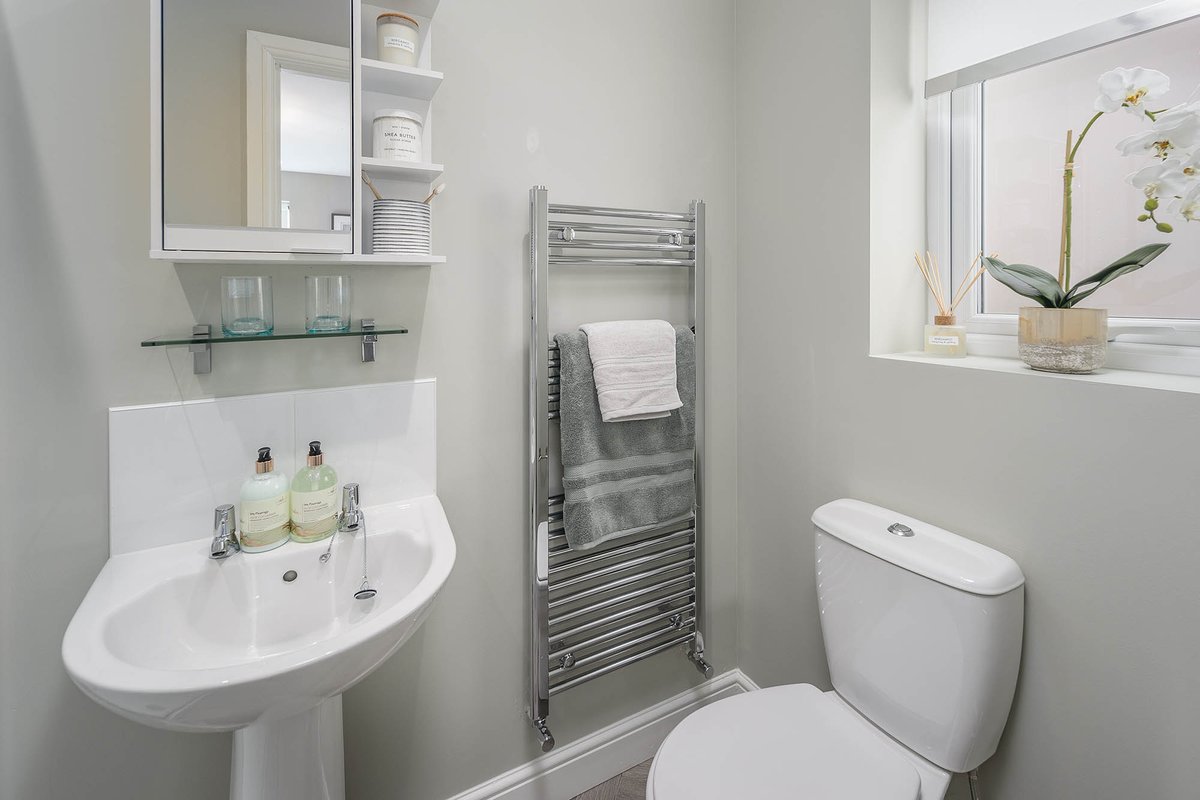 MagnaHomesNE's tweet photo. At Adey court, you can enjoy chrome heated towel radiators in your bathroom and en-suite 🛁

Call Bradley Hall's Durham office on 0191 383 9999 to book a viewing for the last remaining plots at Adey Court.

#adeycourt #newbuild #durhamproperty #newbuildhome https://t.co/IMu1QTtSw7
