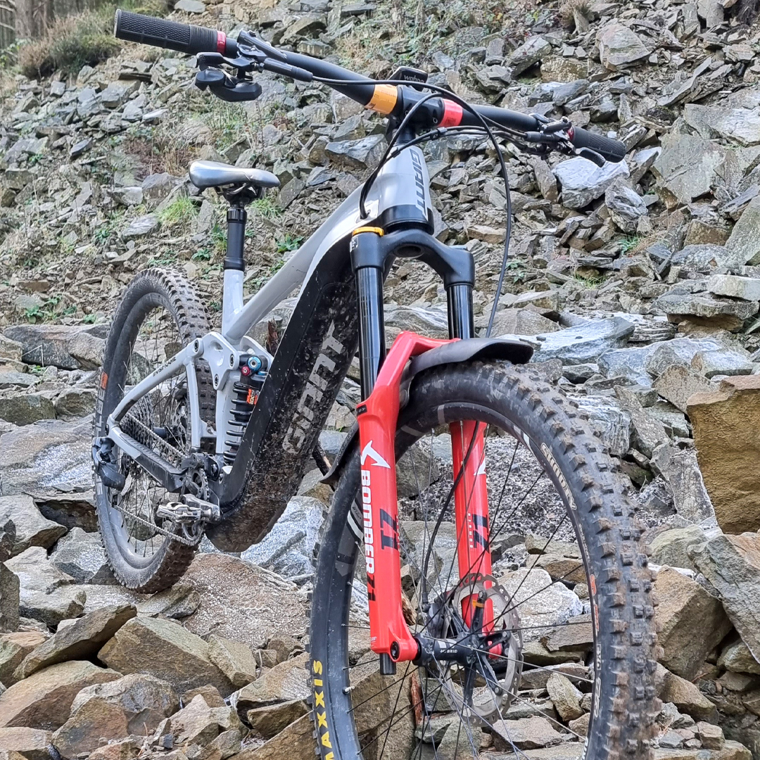TredzBikes's tweet photo. In our final best of 2022, staff member Lindsay shares her favourite products that help her make the most of riding.
@SRAMmtb GX Eagle Axs
@wahoofitness Rival
Wahoo Element
@GiantUK E Reign 1
#bestof2022 #staffrecommended https://t.co/a1RioW7MDs