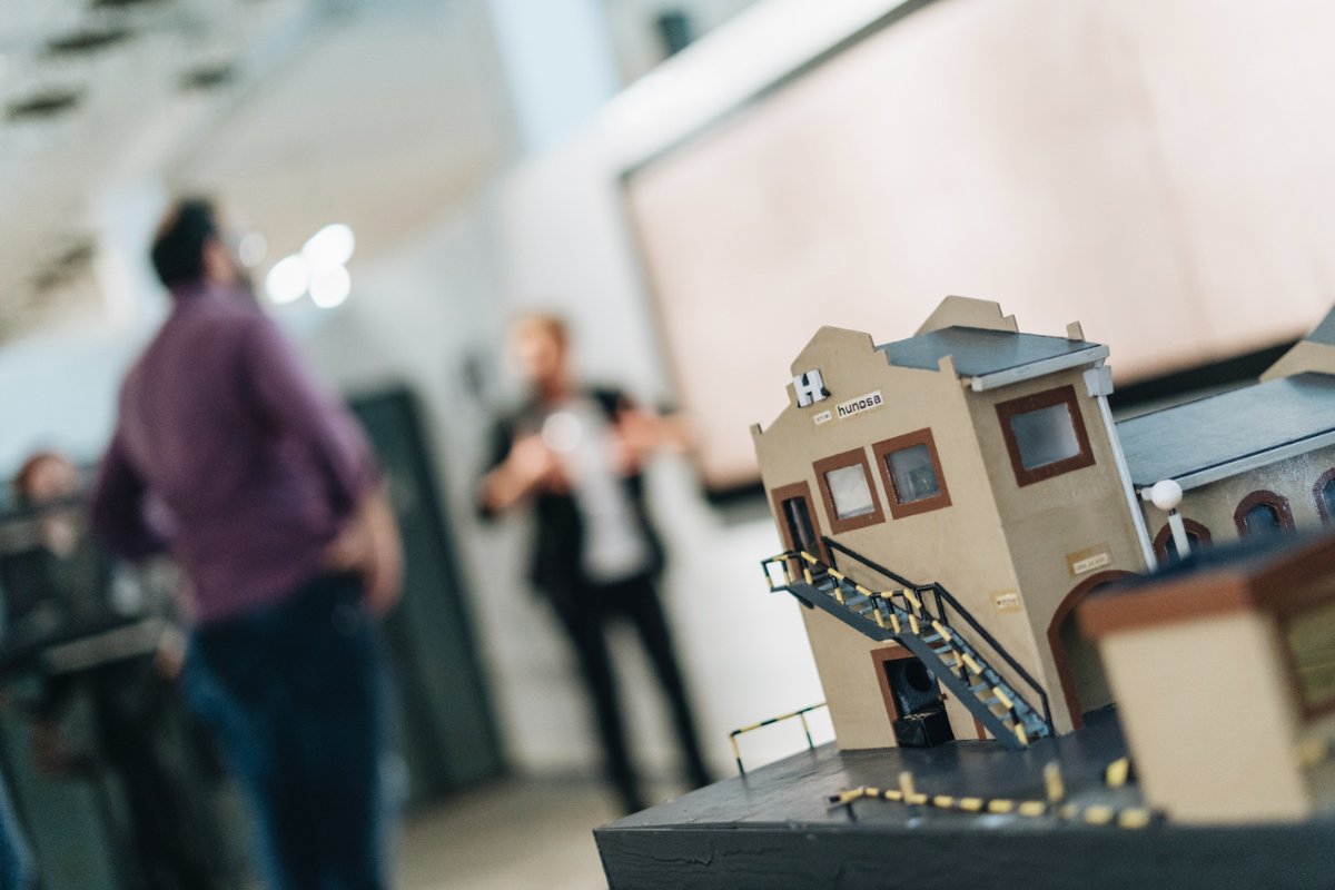 visitapozosoton's tweet image. La antigua Casa de Aseos del Pozo Sotón📍 es hoy el CEMM, ⛏️ un museo interactivo que cuenta la historia de #HUNOSA y del día a día de los mineros asturianos. ¡Una aventura que no dejará indiferente a nadie! 

Más información y horarios aquí👉🏼 pozosoton.es/museo-mineria-…