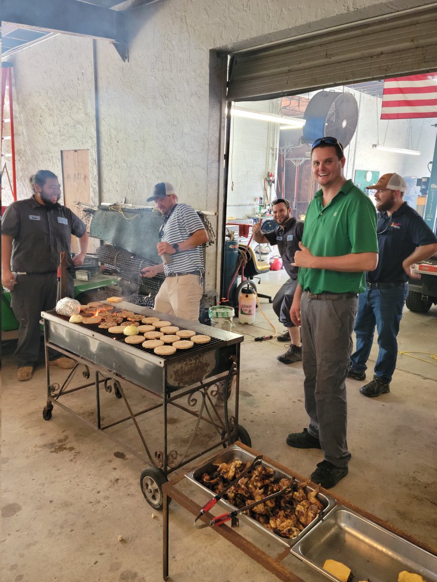 BorRazu13's tweet photo. Grilled a bunch of chicken wings and burgers for the guys today. Forgot my #turfheads Apron on the counter! @JohnSpiwak @GCImagazine @Solutions4Turf @TurfTastingTeam @EastpointeCC #fireishot #toomuchsmoke https://t.co/MaVjhRphZN