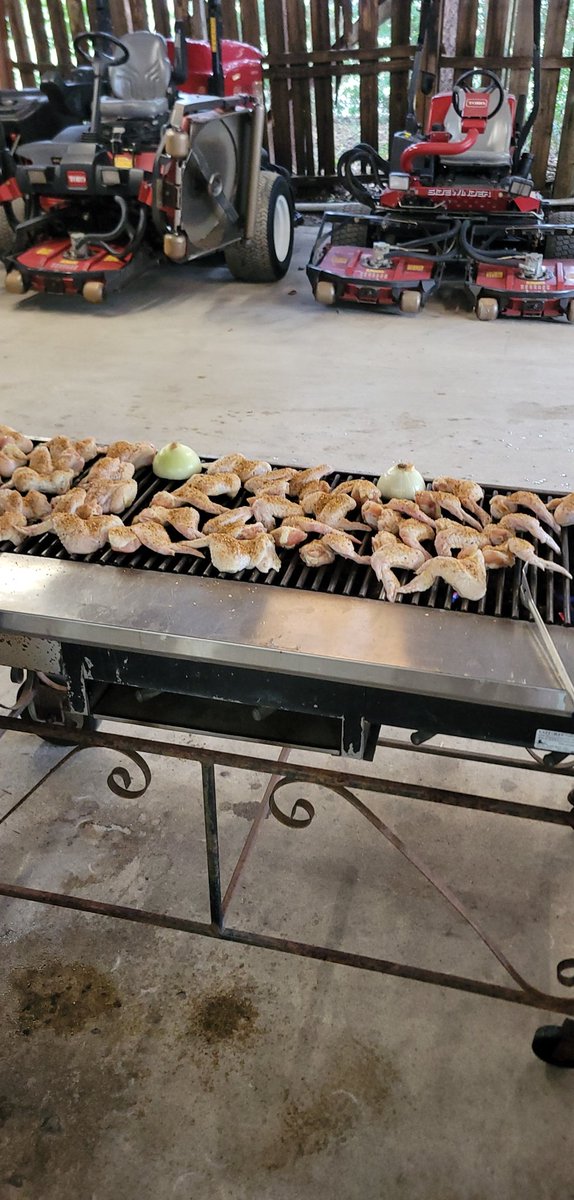 BorRazu13's tweet photo. Grilled a bunch of chicken wings and burgers for the guys today. Forgot my #turfheads Apron on the counter! @JohnSpiwak @GCImagazine @Solutions4Turf @TurfTastingTeam @EastpointeCC #fireishot #toomuchsmoke https://t.co/MaVjhRphZN