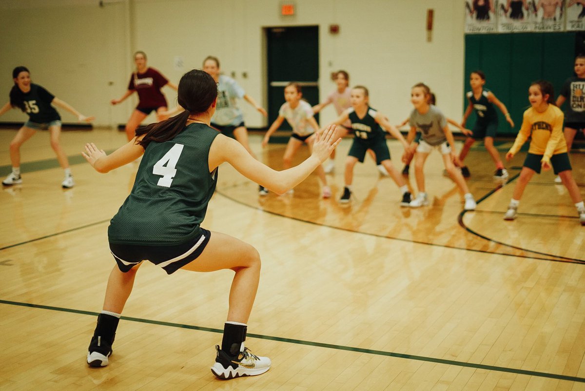 This Wednesday, our girls led a joint practice with our 3rd grade girls program! Our 3rd graders are undefeated. Development starts here. 🐾🏀 <a href="/ACSD_Athletics/">Athens Bulldogs Athletics</a> <a href="/ABulldog19/">Phil S Koska</a> <a href="/RoeEasley/">Roe Easley</a> <a href="/carissanickell/">Carissa Nickell</a>