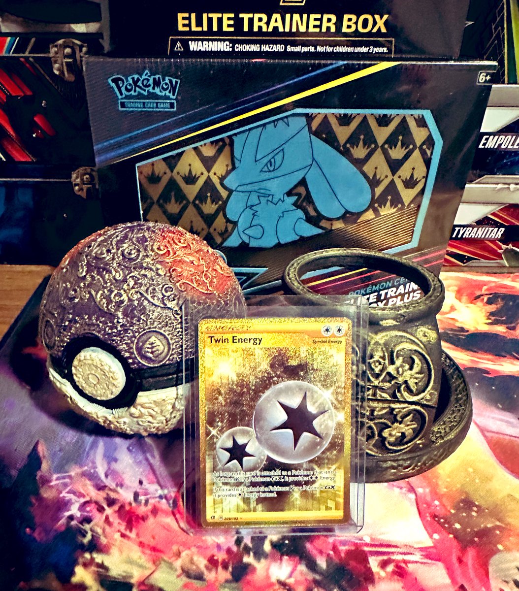 NightShade_TCG's tweet photo. In honor of Crown Zenith Release Day @artofthecrowe and I are happy to announce our next GIVEAWAY!
FOLLOW ME &amp;  @artofthecrowe LIKE, RETWEET, and COMMENT what Pokemon you would catch with a Master Ball. Winner will be chosen 1/27/23 (*MB sculpture &amp; Twin Energy)😈🔥 #PokemonTCG https://t.co/wFVxCe91hw