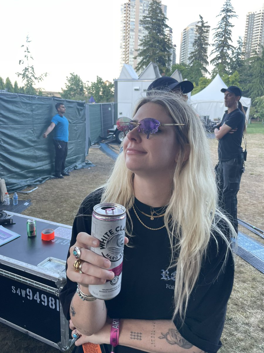 rossykate's tweet photo. idk what ur talking about https://t.co/oMa2WoOHHO