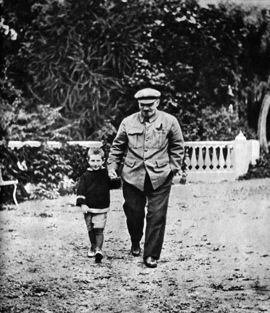 IskoLat's tweet photo. 99 years ago, on January 21, 1924, Vladimir Ilyich Lenin passed away. A brilliant communist theoretician, a revolutionary, the founder of the Bolshevik Party that carried out the Great October Socialist Revolution!
V. I. Lenin's ideas are alive and relevant as never before! https://t.co/mZ0tH8XSKK