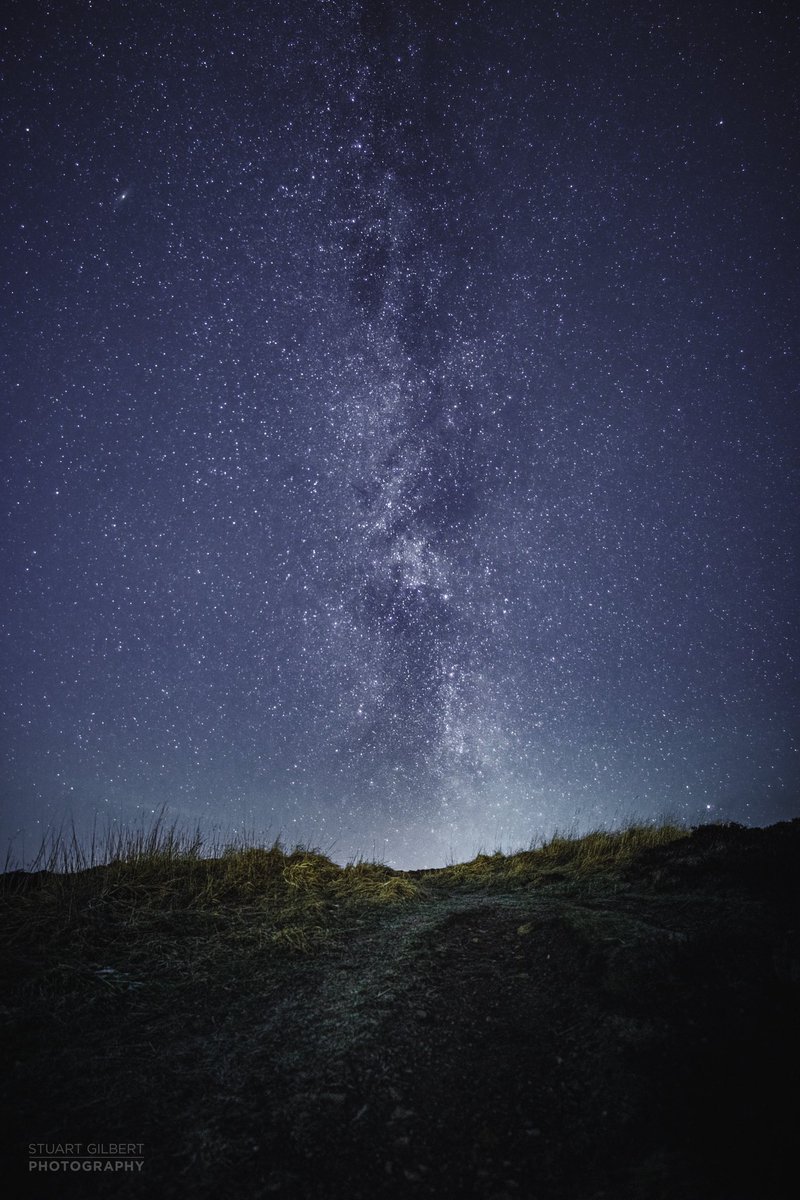 essgee_sg's tweet photo. Beautiful clear night over the Lomond Hills, Fife @welcometofife @StormHour #photohour #milkyway #stars #nightsky #astrophotography #photography #photooftheday https://t.co/iQpDDCwRvq
