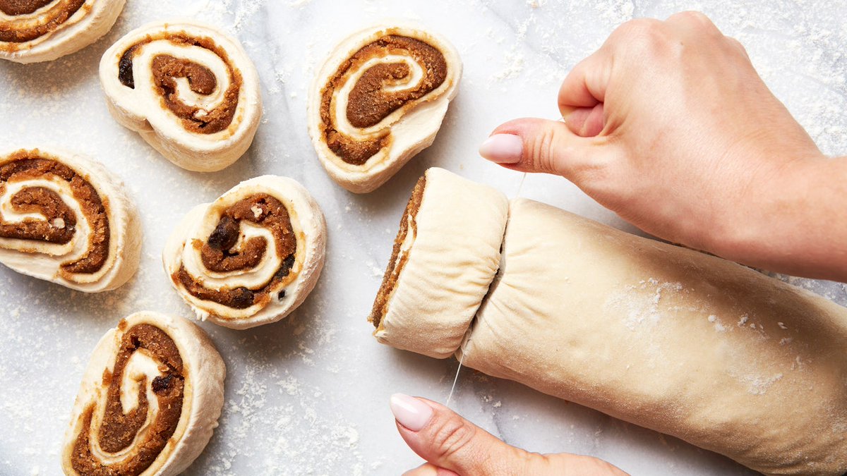 Have you ever heard of using dental floss as a baking tool? #cinnamonrolls #recipetips  cpix.me/a/162104278