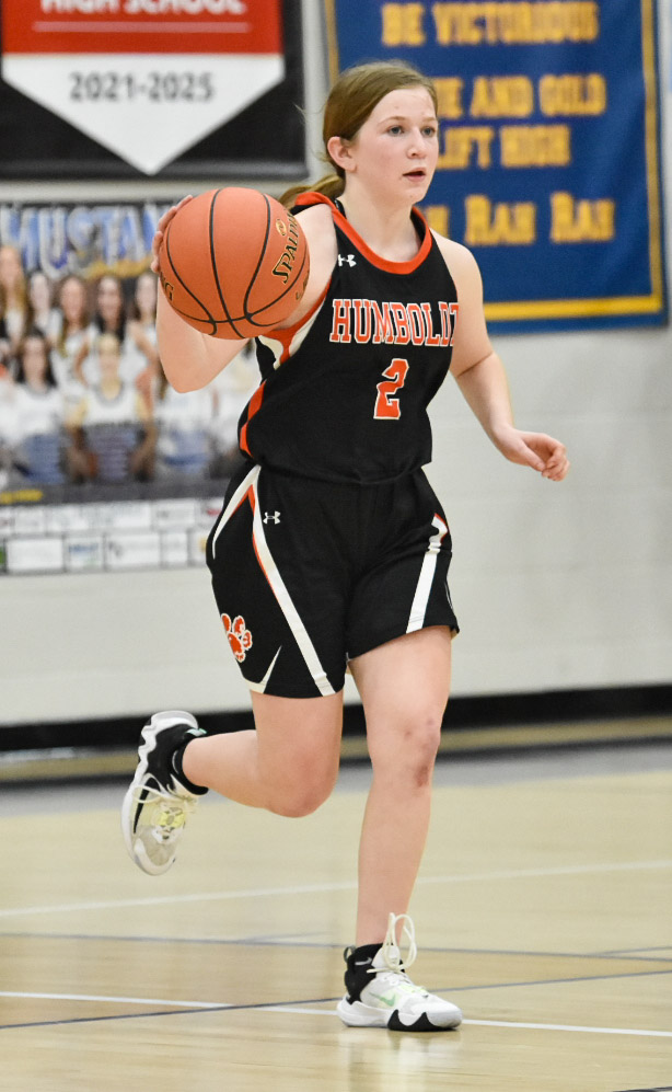 SeanEFrye's tweet photo. St. Paul beats Humboldt, 47-33, in the girls third place game of the War on 54 in Iola.

📸 highlights: https://t.co/cOWSCwDJPu