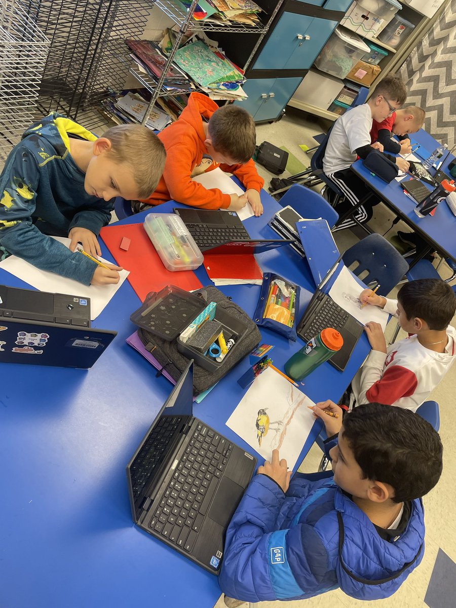 Mustang Artists working hard on their realistic bird pieces, so talented and creative! #oakridgemustangs