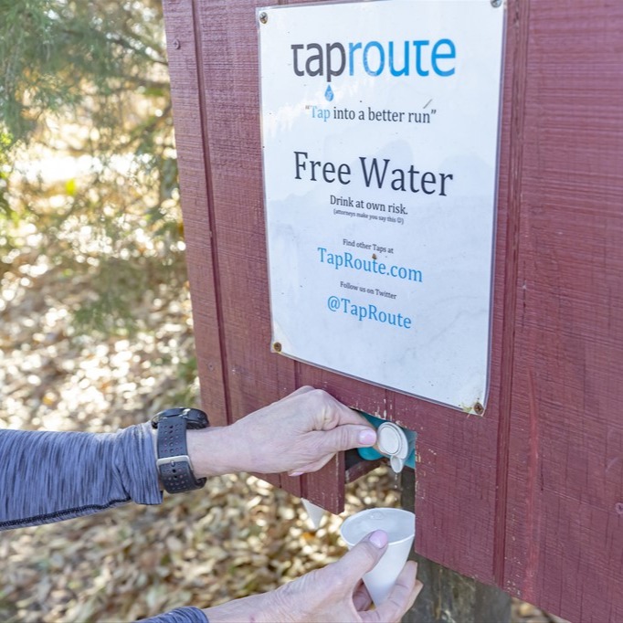 “This is the neighborhood watercooler." Local Memphis business <a href="/TapRoute/">TapRoute</a> provides a directory of individuals and organizations that provide "water stops" for any person/pet exercising outdoors. Kay Ryan set up a "water stop" outside her East Memphis yard: dailymemphian.com/subscriber/sec…