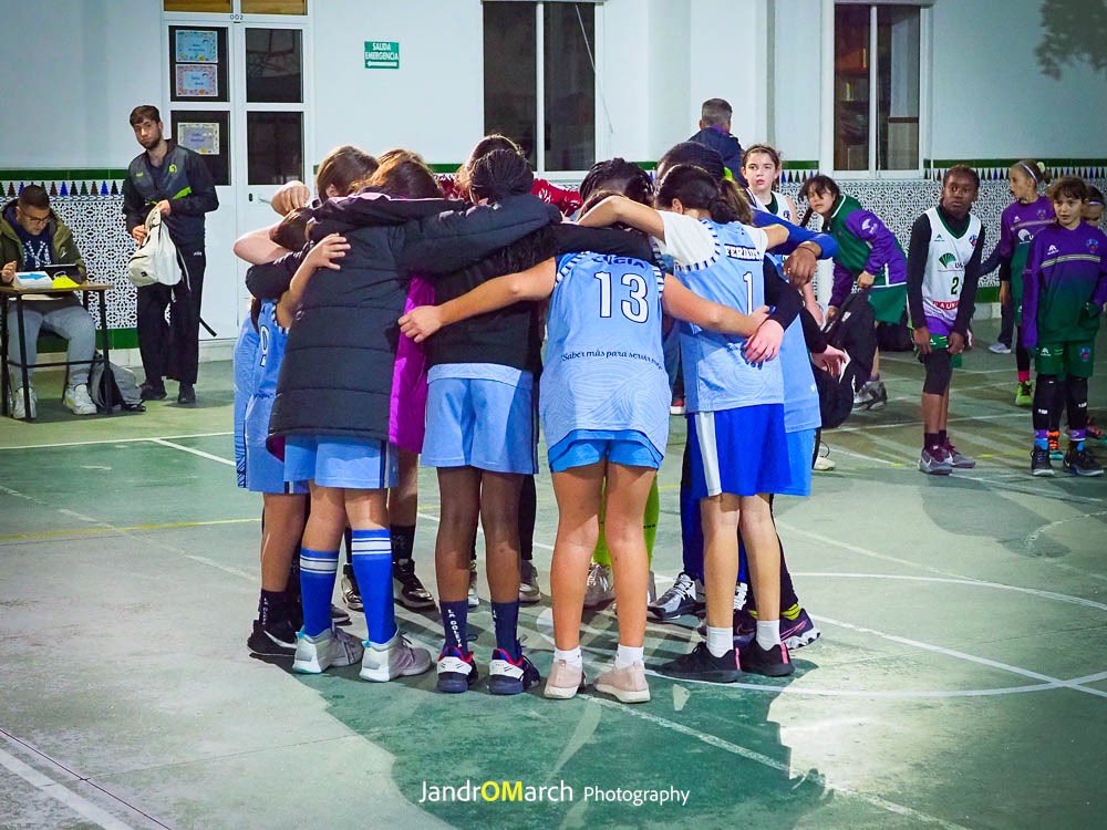 adecgoleta's tweet photo. 📌 RESULTADOS | Liga @FAB_Malaga | J7ª | Fase Previa🥇

☺️ Mini’1213 Femenino 7️⃣3️⃣ - 4️⃣0️⃣ @EBGMALAGA’13

Hemos disfrutado mucho con las chicas en la tarde de hoy donde no ha faltado la entrega y el compromiso de todas. Gran trabajo‼️

#SomosTUequipo💙
#vamosgoleta🏀 https://t.co/TMF7Autpl7