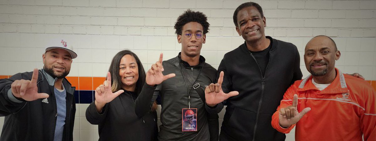 Taylor82Brown's tweet photo. Had a great time visiting with the football coaching staff at Langston University in Oklahoma, including Head Coach Morgan and Dr. Smith, the president of the university! I also caught some of the Lady Lions basketball game.

@LangstonU @LangstonHoops @coachcalpowell https://t.co/APSZhrHeee
