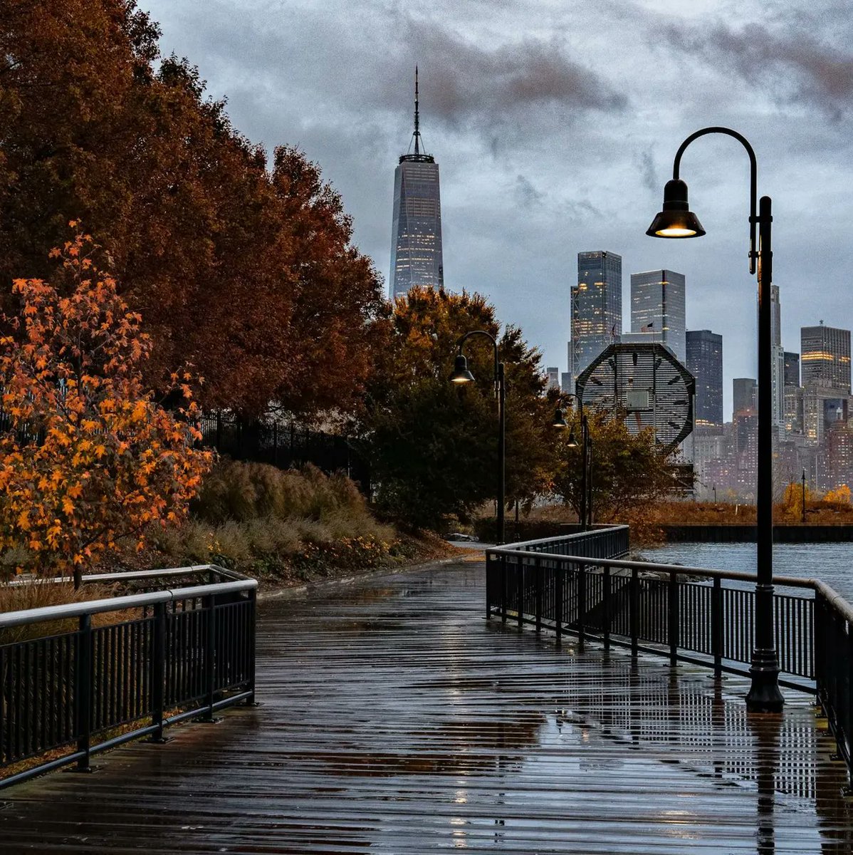 JerseyCity's tweet photo. A rainy day can be beautiful in its own way. Hereโs hoping you stay dry and look on the bright side of things. Hereโs to a great weekend! #KeepItKind, JC ๐๐ง๏ธโ๏ธ๐ข
#JerseyCity #SeeJC Photo by: jersey_city_vibes via IG
Have your own #JCGlamShot? Tag us! https://t.co/qoekcLSw9L