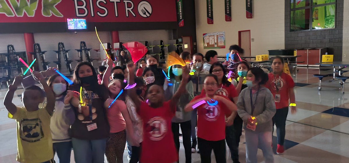 AGarcia1135's tweet photo. 3rd, 4th and 5th Grade @Hill_AISD students had a blast during their Glowing and Growing Honor Roll Celebration @Garciamari2001 @whiteconstance1 @HillCounselor 
#KeepGrowingKeepGoing https://t.co/VOEvBeCjOC