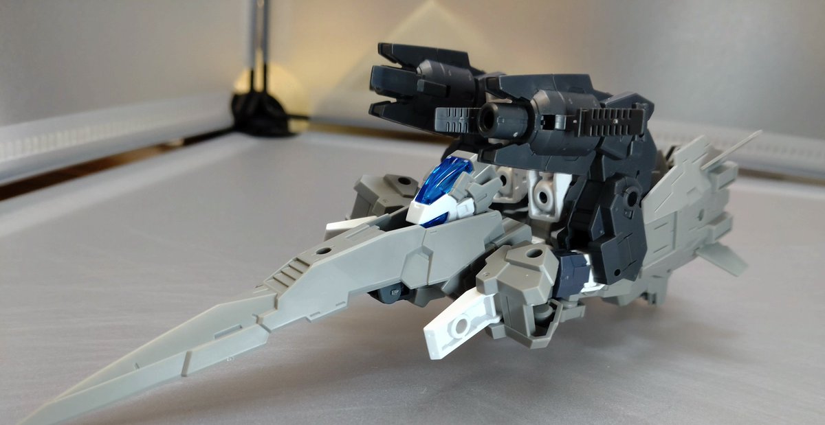 LECROSSBONES's tweet image. #30MM宇宙戦 
#30MM地球連合軍
#30MM 
サンダークラップ
エスポジットの両腕を大型ビーム砲に換装したバリエーション機、汎用性は失われたが本来の高機動と高火力を両立させる事に成功した。生産性が高く多数が配備されている
接近戦は苦手なため運用は戦闘機形態が基本となる