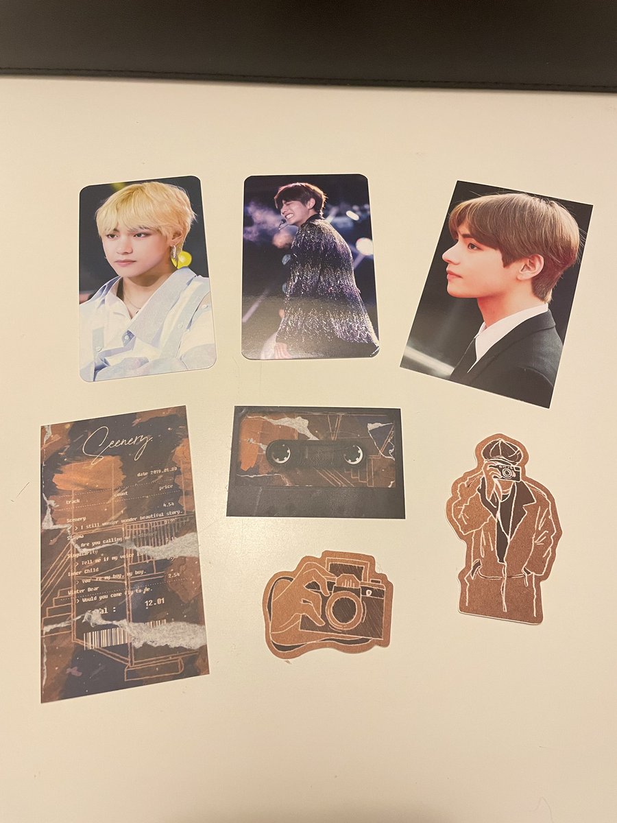 jiminsmews's tweet photo. thank you @TheHalesNyx for these from her leftovers sale! now i’ve got a tae bowl to go with my jimin one and the freebies were so cute 🥰 #NYXgos https://t.co/PVPgRZZOI6