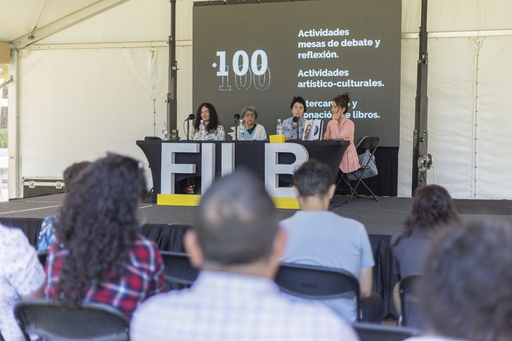 #FILB2023 📚 Sugerente conversación "El lugar del texto en el #teatro contemporáneo" con la participación de Leyla Selman e Ingrid Fierro. Entrevistaron Berta Quiero y Patricia Henríquez. Financiado por <a href="/gorebiobio/">Gobierno Regional del Biobío</a>