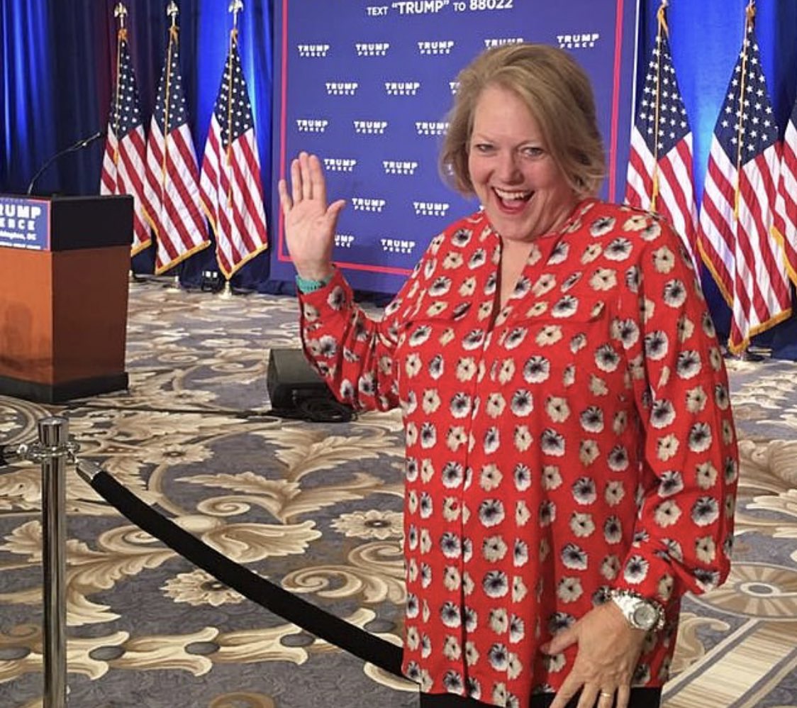MysterySolvent's tweet photo. What is Ginny Thomas’ fashion look called? https://t.co/kuyeI4zfhU