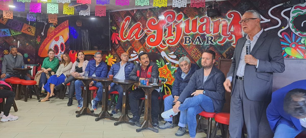 monopardo_'s tweet photo. Desde localidad #Fontibón estamos reunidos con los bares de Ciudad Salitre, proponiendo una Bogotá despierta 24 horas con planeación y orden. @Asobares @GA_Jaramillo https://t.co/xIIaLkIc33