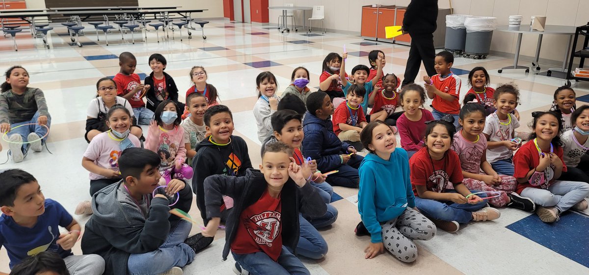 AGarcia1135's tweet photo. @Hill_AISD 1st and 2nd Grade students were excited and had a blast during their Glowing and Growing Honor Roll Celebration @Garciamari2001 @whiteconstance1 @HillCounselor 
#KeepGrowingKeepGoing https://t.co/fcrk1tzZkQ