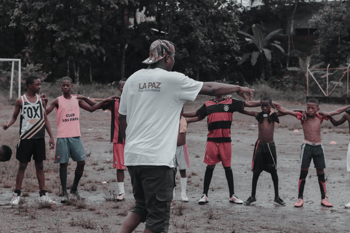 FSC_COL's tweet photo. Nuestros líderes son ejemplo de esfuerzo y tenacidad. 💪🏽👏

Con el fútbol, su vida y enseñanzas son transformadoras del entorno de los niños, niñas y jóvenes de sus regiones. ⚽

#FundaciónSelecciónColombia #FSC https://t.co/wa6qpyna4K