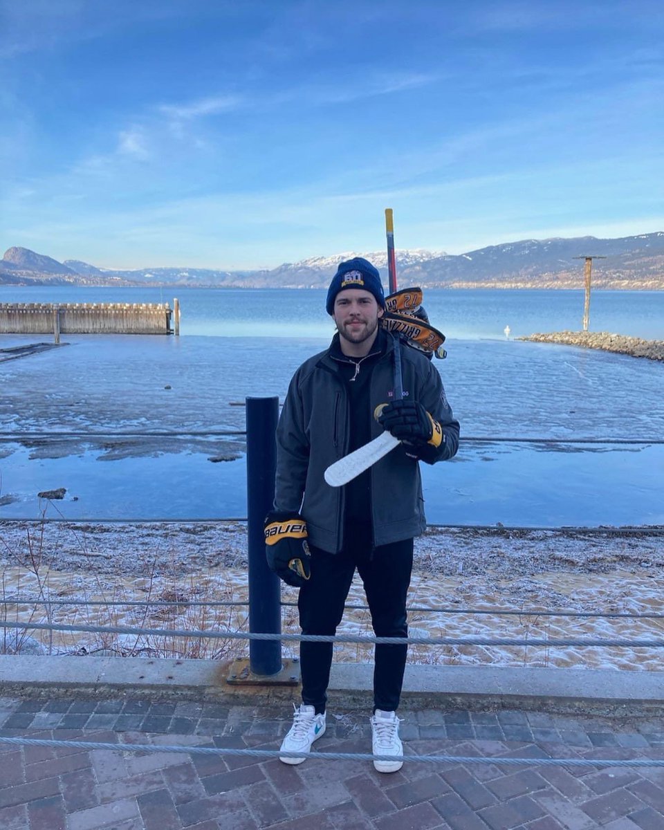 BCHLGrizzlies's tweet photo. Olivier has taken to the ODR in Penticton to get ready for tomorrows hardest shot competition and all star game!
Catch all the action on @MyHockeyTV
#allstar #allstargame #starbucks #hockey #hockeybc #winnersfabfind #grizzlies #grizz #hockeytime #odr #odrheaven #quebec https://t.co/tQQHRBPLVM