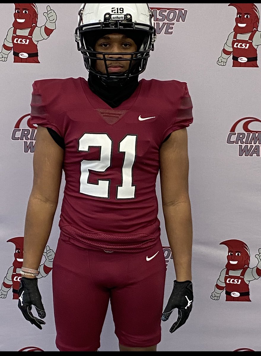 DeVontSmith5's tweet photo. After a great visit today @CCSJWave  and a great talk with the staff there and Head @CoachJayNovak I am extremely blessed to receive a offer from Calumet College ❤️🎯…  @coachBoz_   @wscougarsfb https://t.co/3qBEqhuPRP