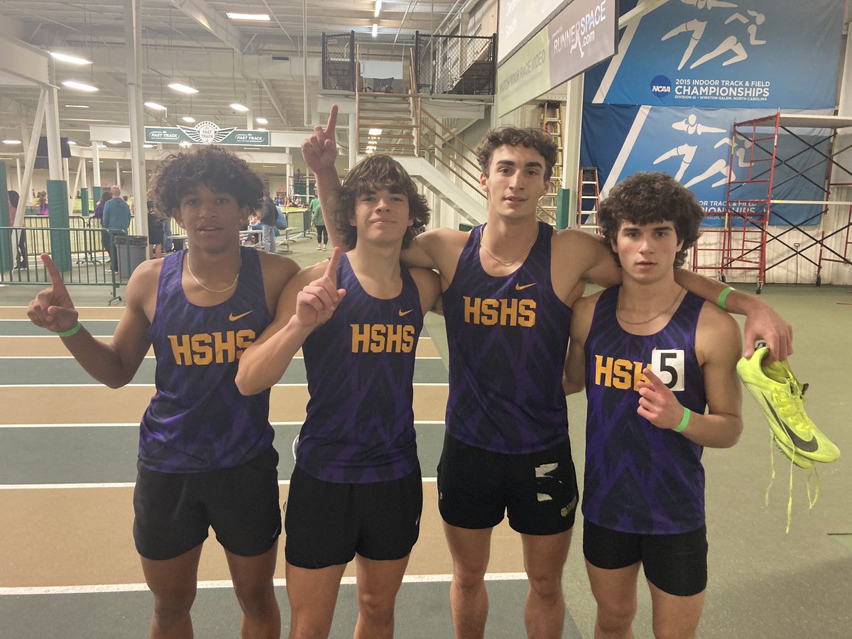 🚨NEW INDOOR SCHOOL RECORD🚨

Congratulations to Tracy Harrington, Judd Lovelace, Jake Montgomery &amp; Nick Gau on their 1:35.73 in the 4x200m at JDL today! 🔥🔥🔥

#HSHSTrack