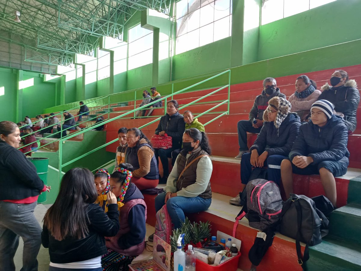 Cam5Temoaya's tweet photo. Alumnos de la zona E019 de  Educación Especial, participaron con entusiasmo en los juegos paraestatales, en su etapa regional. 🏆⚽🥇
#Juegosparaestatales 
#Inclusiónyfortalecimientoeducativo
#EducaciónEspecial https://t.co/IBbzRGgJAv