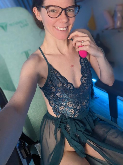 I'm healed! Now let's get down and dirty because I have many an orgasm to catch up on! 🤭  Last call at